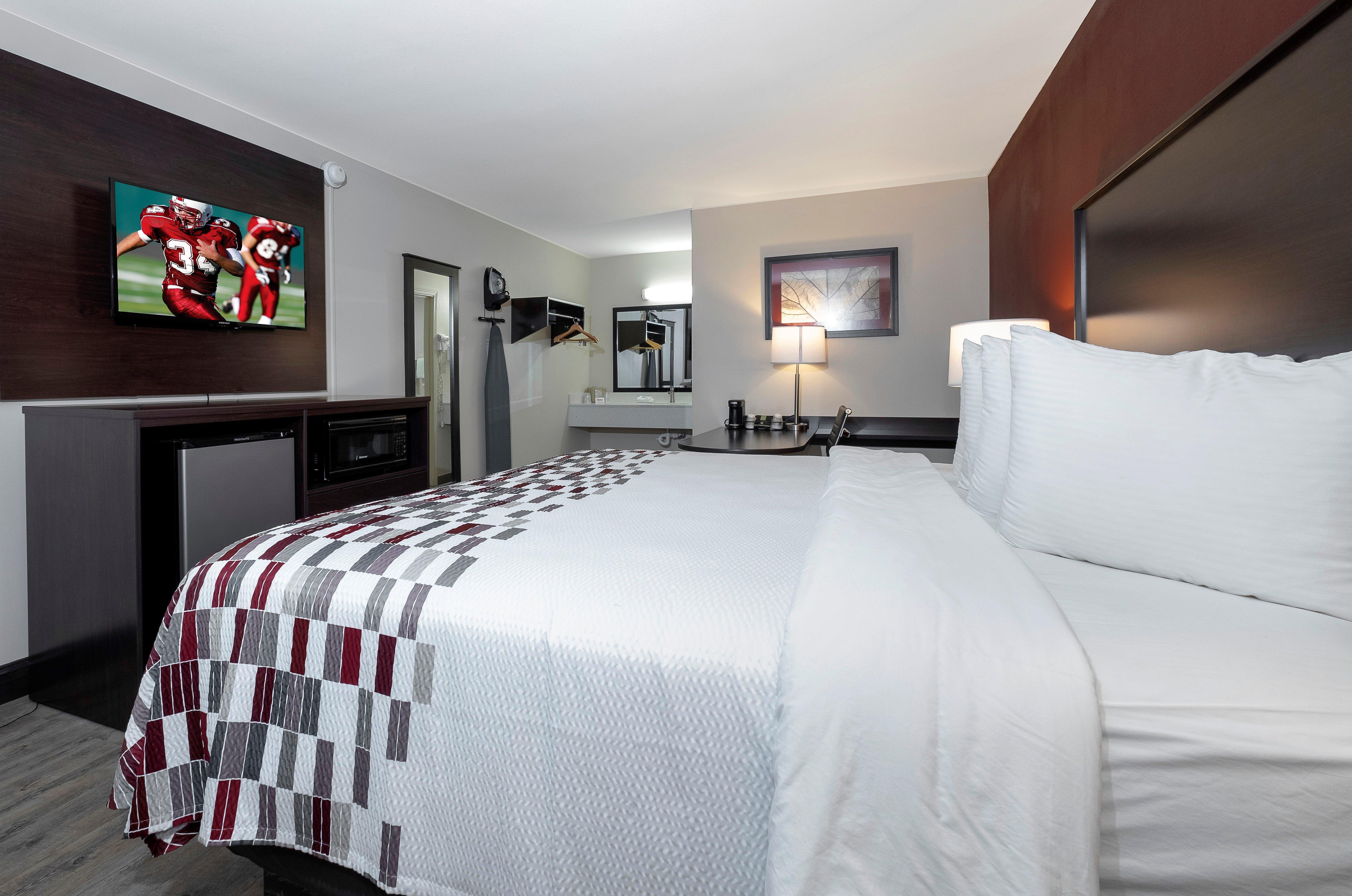 Red Roof Inn Маскл Шолс Экстерьер фото