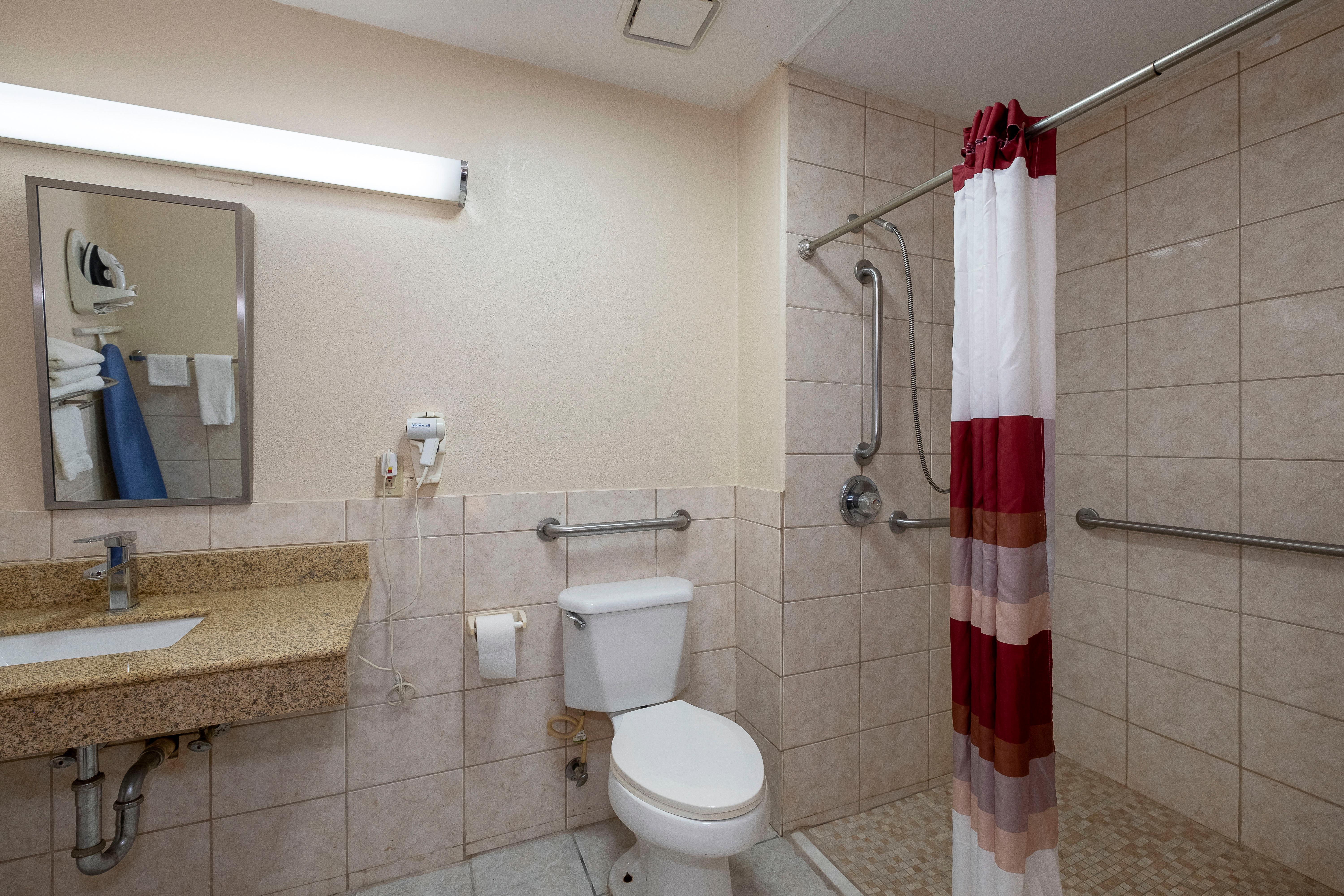 Red Roof Inn Маскл Шолс Экстерьер фото