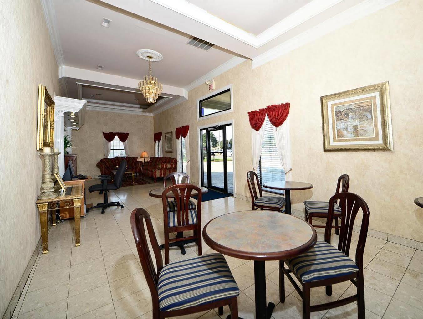 Red Roof Inn Маскл Шолс Экстерьер фото