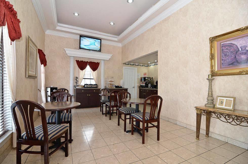 Red Roof Inn Маскл Шолс Экстерьер фото