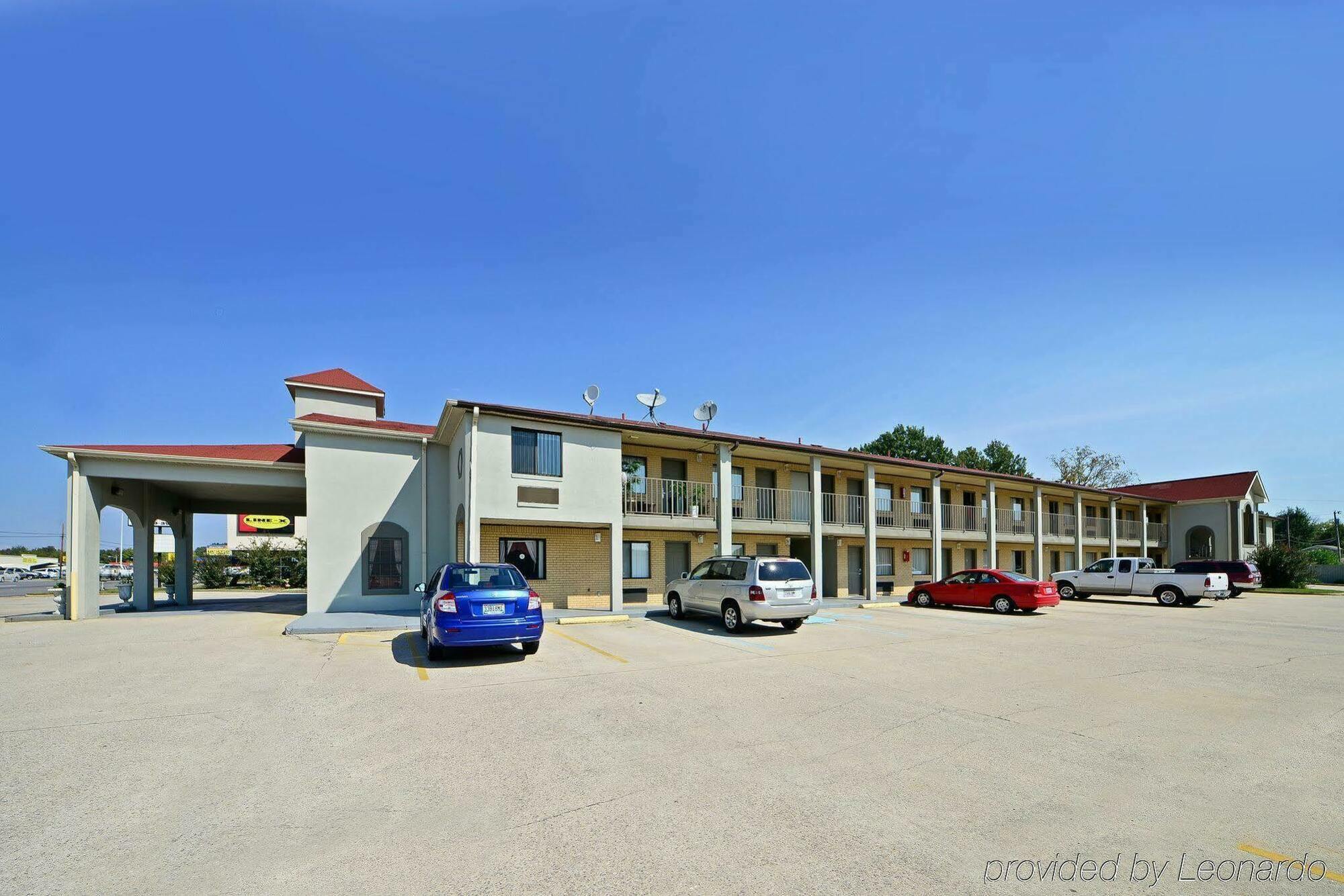 Red Roof Inn Маскл Шолс Экстерьер фото