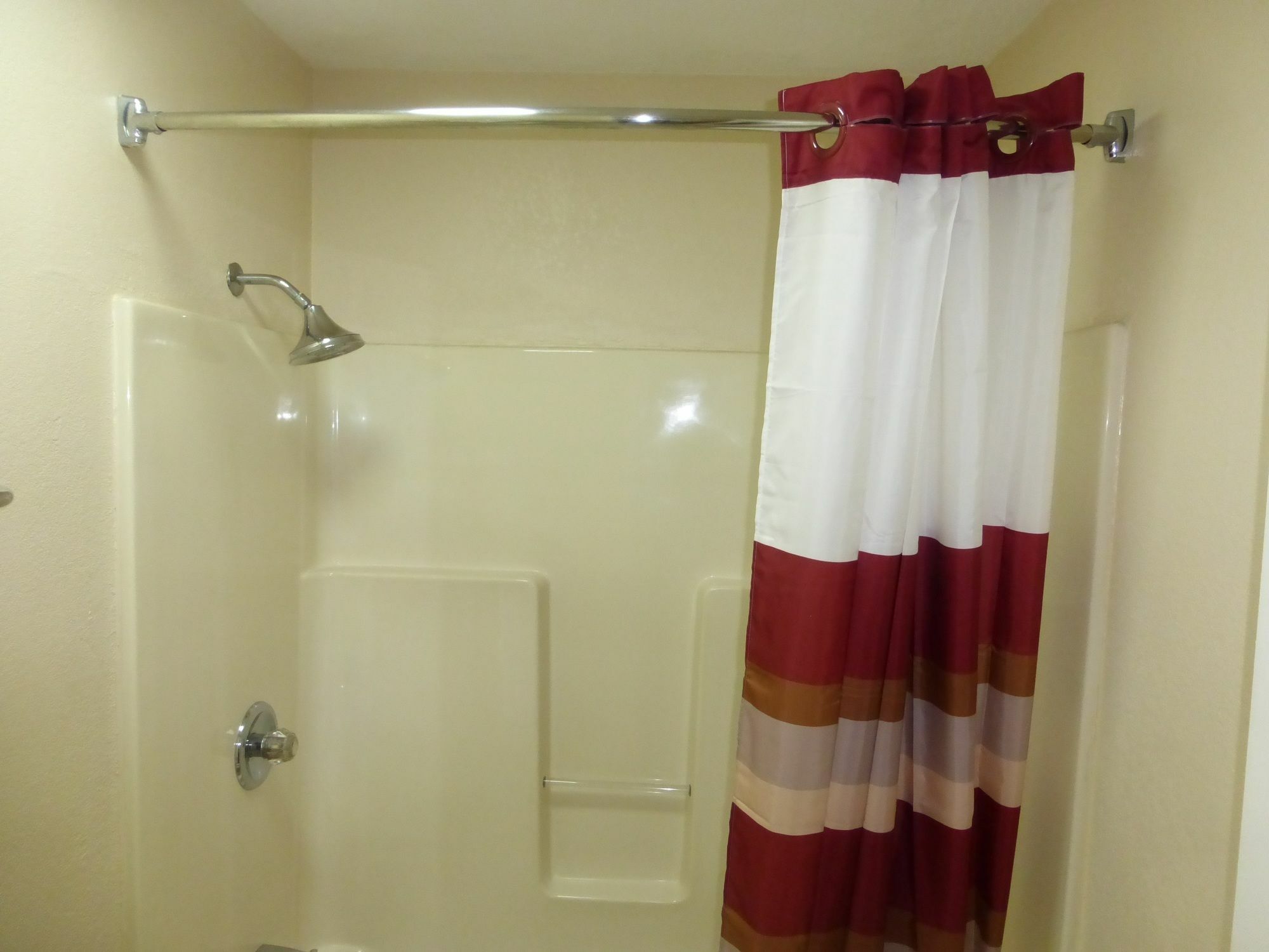 Red Roof Inn Маскл Шолс Экстерьер фото
